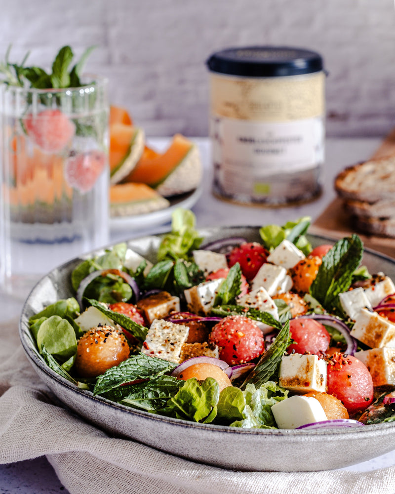 Sommerlicher Melonen-Feta Salat mit Knoblauchpfeffer