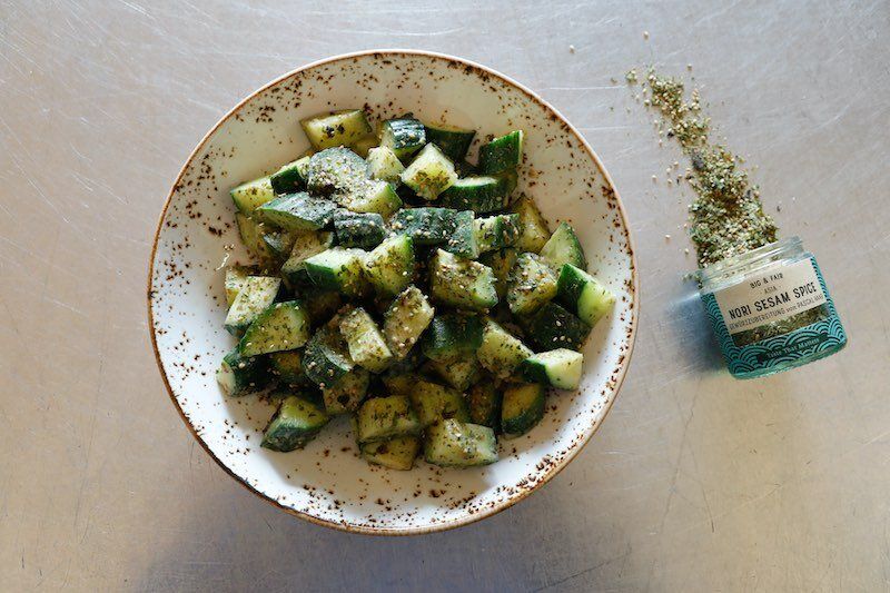 Gurkensalat mit Sesam und Nori