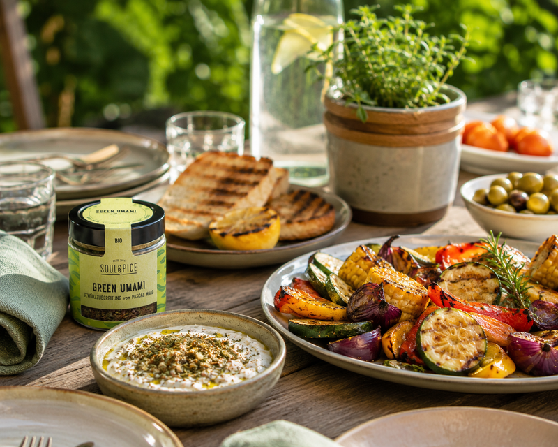 Kräuterquark mit Green Umami – cremiger Dip für Grillgemüse, Kartoffeln & Brot