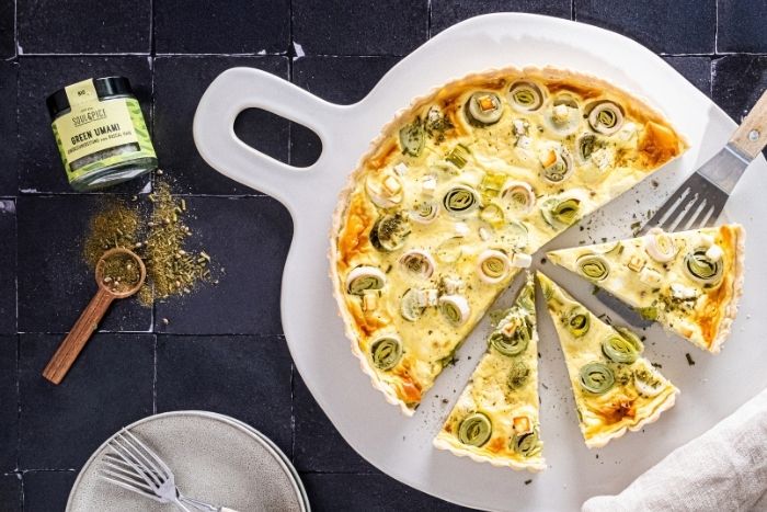 Quiche mit Lauch, Ziegenkäse und Green Umami