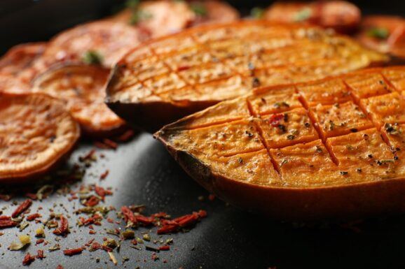 Süßkartoffeln mit Gewürzen
