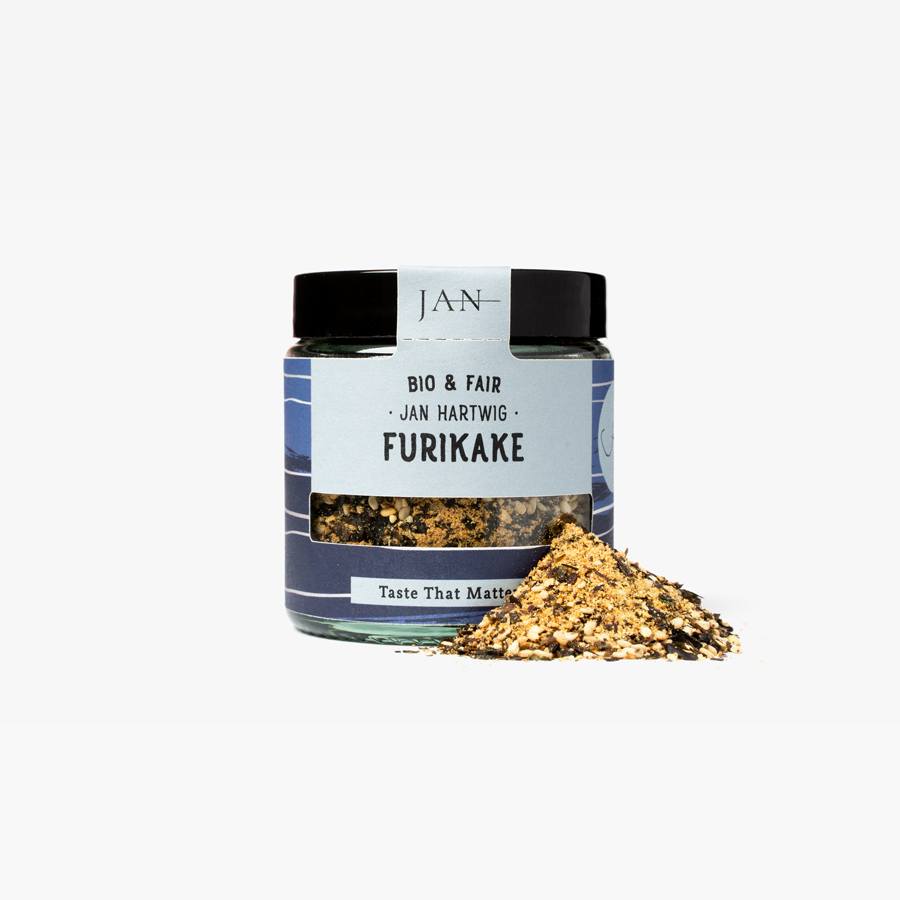 Furikake Gewürz von Jan Hartwig mit Gewürzhaufen