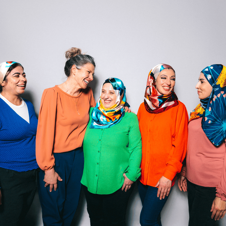 Frauen vom sozialen Cateringdienst Chickpeace