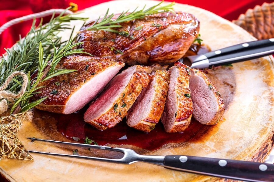 Ente gewürzt und geschnitten